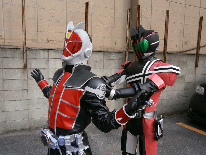 仮面ライダーディケイド コスプレ用一体式スーツ【発光ギミック搭載・塗装済完成品】 仮面ライダーディケイド コスプレ衣装 - Etsy 日本