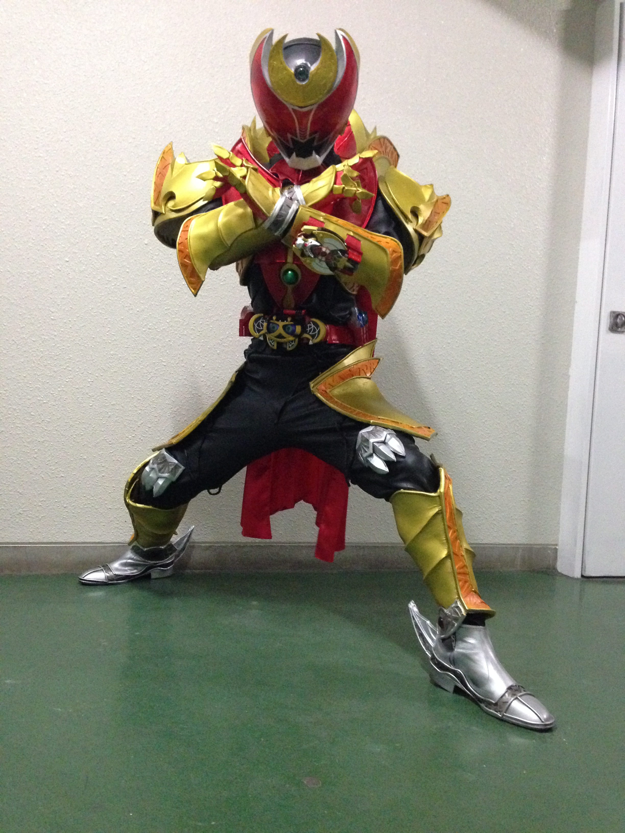 仮面ライダーキバ アトラクスーツ lava.rs